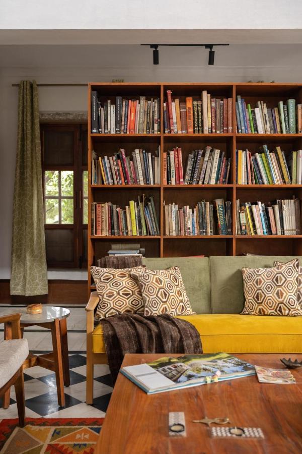 Lohonostays Library Sadhrana Bagh Gurgaon Buitenkant foto